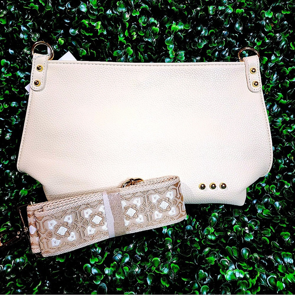 The Pretty Simple Leather Crossbody with 2 interchangeable straps